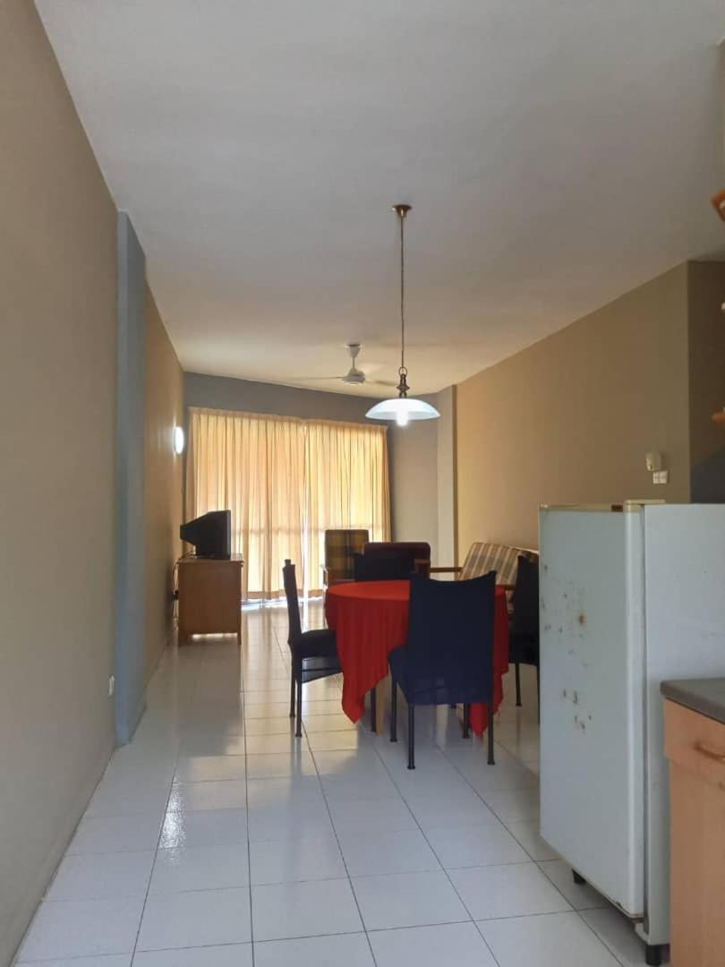 Seri Bulan Condo Порт-Диксон Экстерьер фото